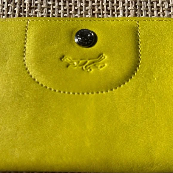 Longchamp Le Pliage Cuir Zip Around Yellow Leather Wallet. - Picture 2 of 11